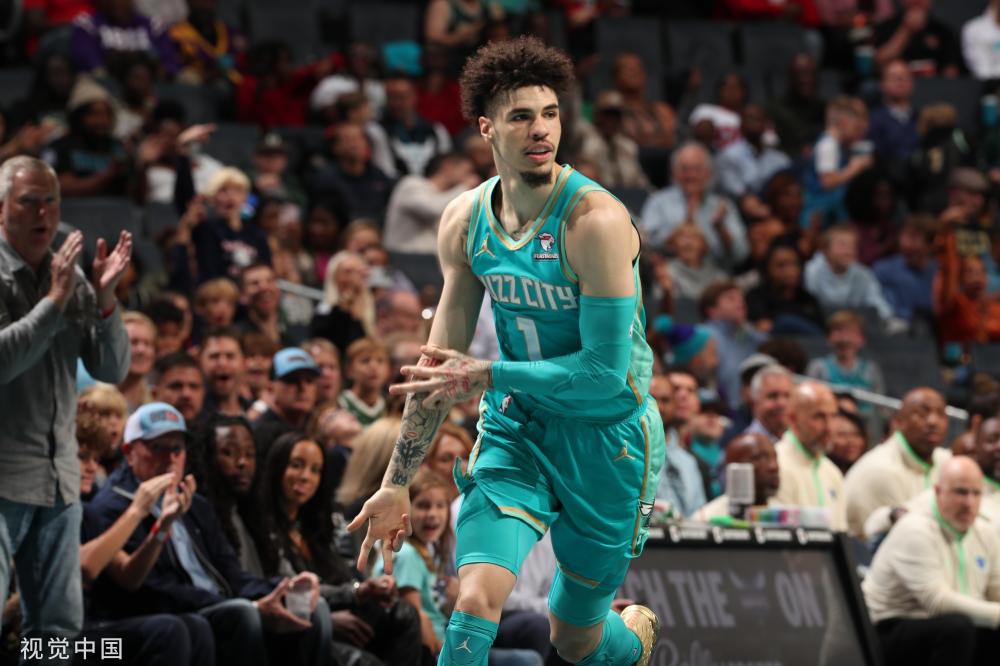 的灰橙色J 的灰橙色J