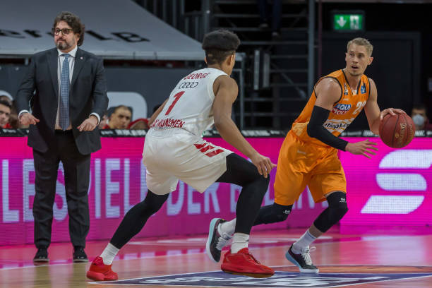 他的年轻年 他的年轻年